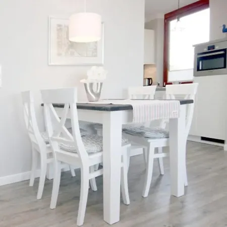 Gmelinstraße 5a, Whg. 3a, By De Wyk Apartment *